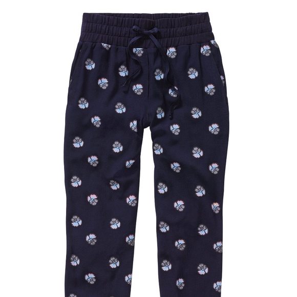 aritzia floral jogger - Picture 1 of 5